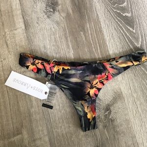 Boys and Arrow Jessie Bottom